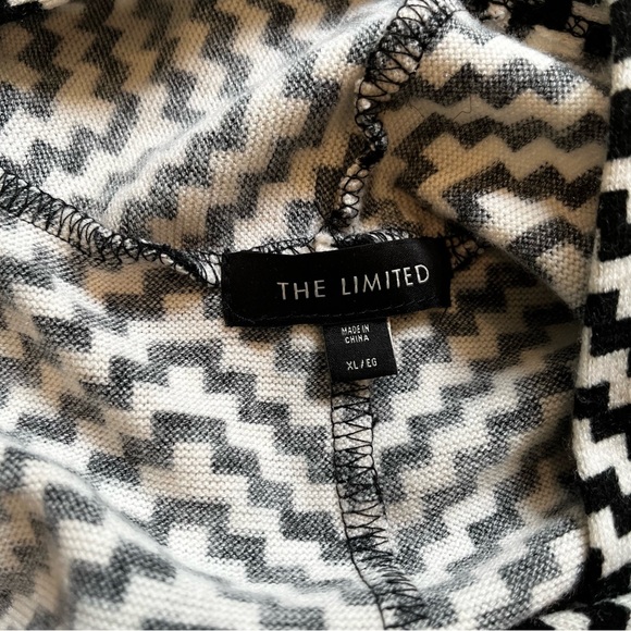 The Limited Chevron Convertible Cardigan Wrap Sweater, Sz XL - Picture 13 of 14